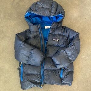 4T Patagonia hooded down jacket. Navy.